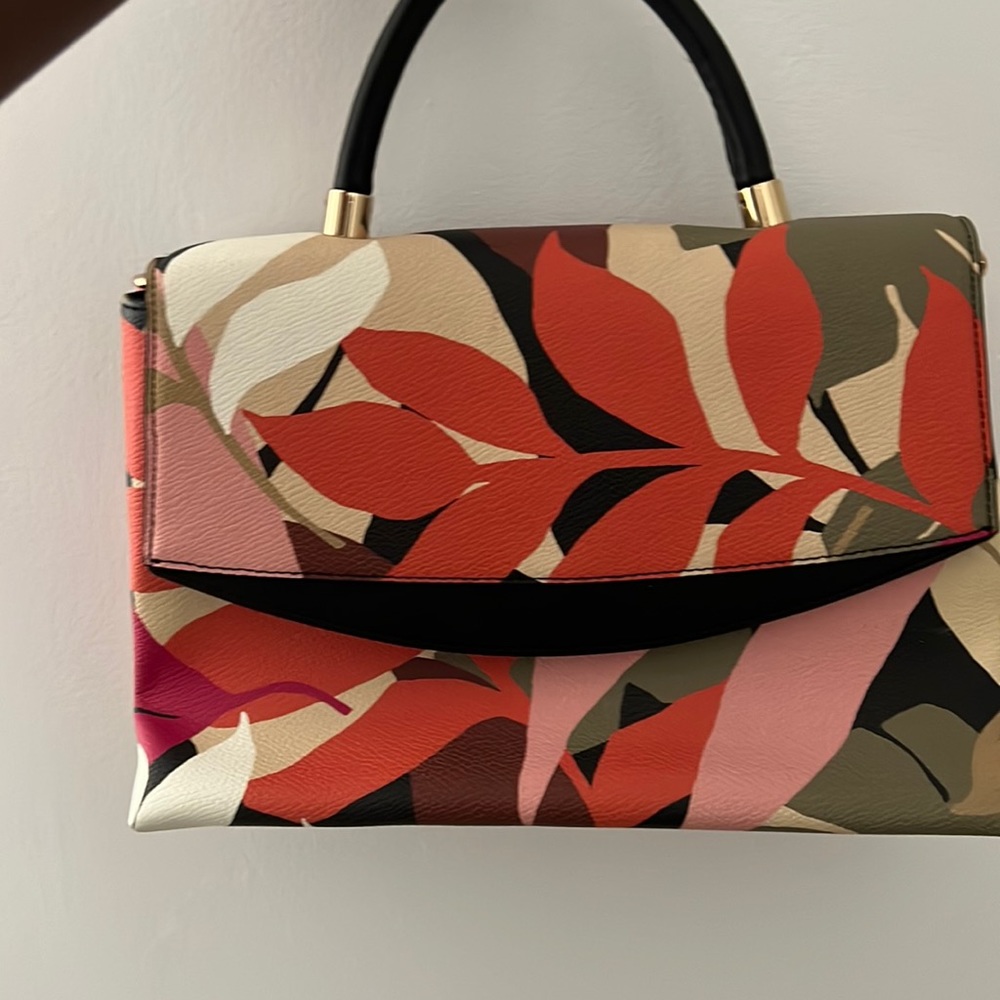 Medium sized HandBag